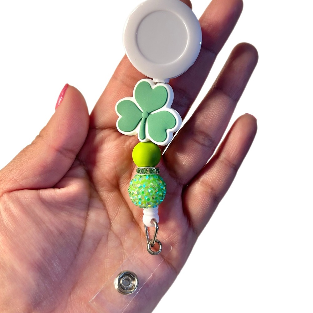 🍀✨💚 St Patrick’s Day Badge Reel